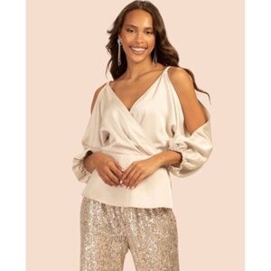 TRINA‎ TURK Ivory "Mixology" Cold Shoulder Surplice Top Size M NWT